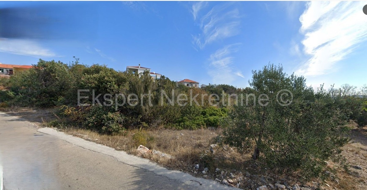 Marina, Vinišće, terreno edificabile 677 m2, a 1,8 km dal mare e dalla spiaggia