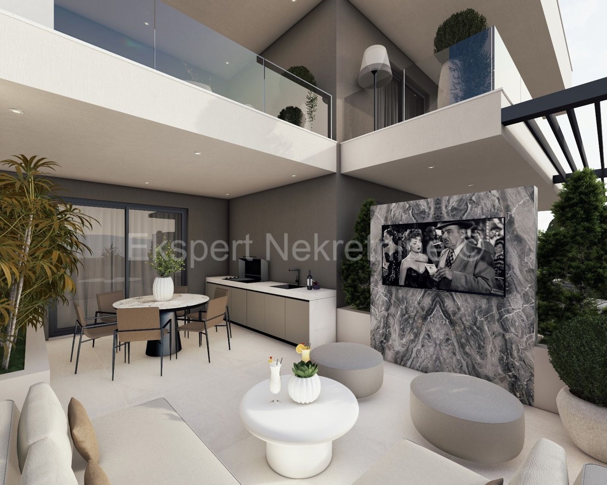 Trogir, 1-bedroom apartment 51 m2, 1st floor, large loggia, new building, top location