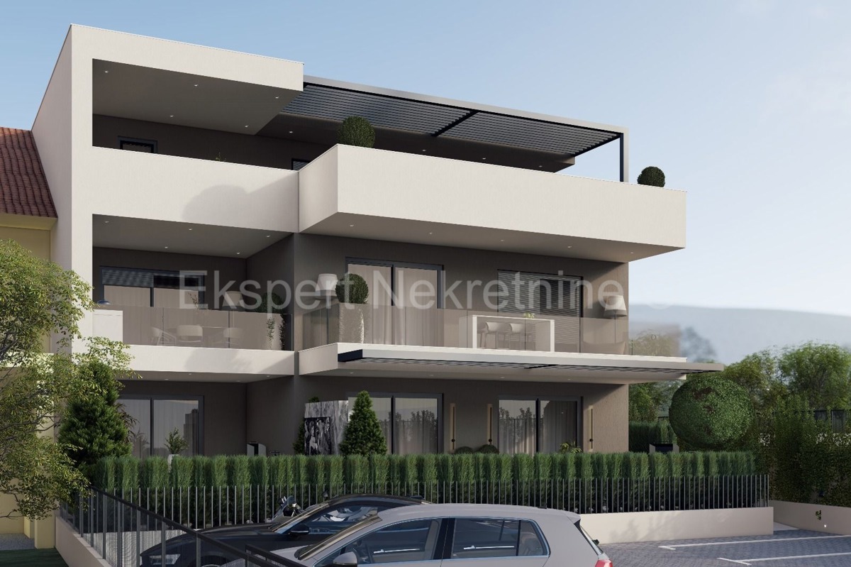 Trogir, 1-bedroom apartment 51 m2, 1st floor, large loggia, new building, top location