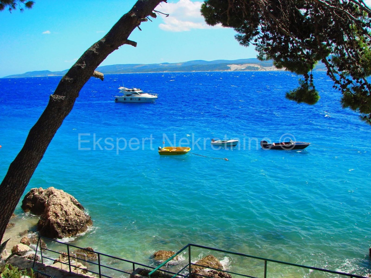 Stanići, casa indipendente 115m2, prima fila al mare, garage