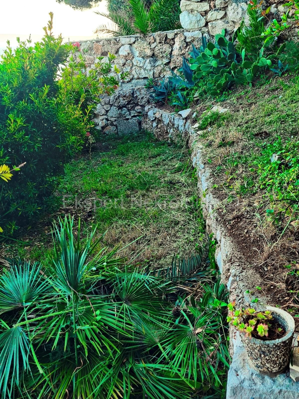 Stanići, casa indipendente 115m2, prima fila al mare, garage