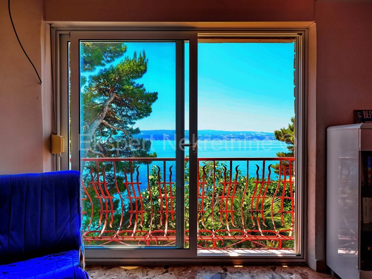 Stanići, casa indipendente 115m2, prima fila al mare, garage