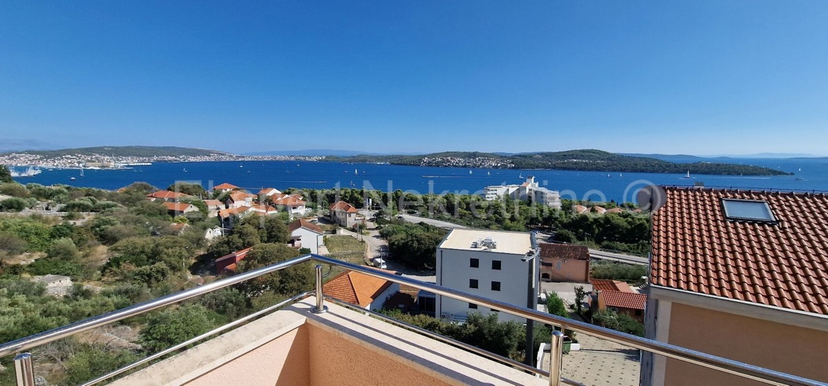 Seget D., penthouse 2-bedroom 106 m2, panoramic sea view
