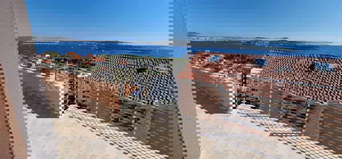 Seget D., penthouse 2-bedroom 106 m2, panoramic sea view