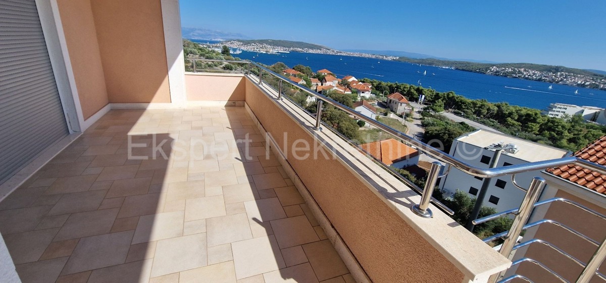 Seget D., penthouse 2-bedroom 106 m2, panoramic sea view