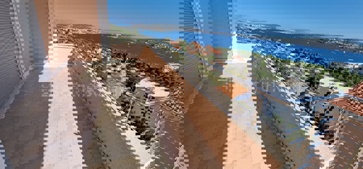 Seget D., penthouse 2-bedroom 106 m2, panoramic sea view