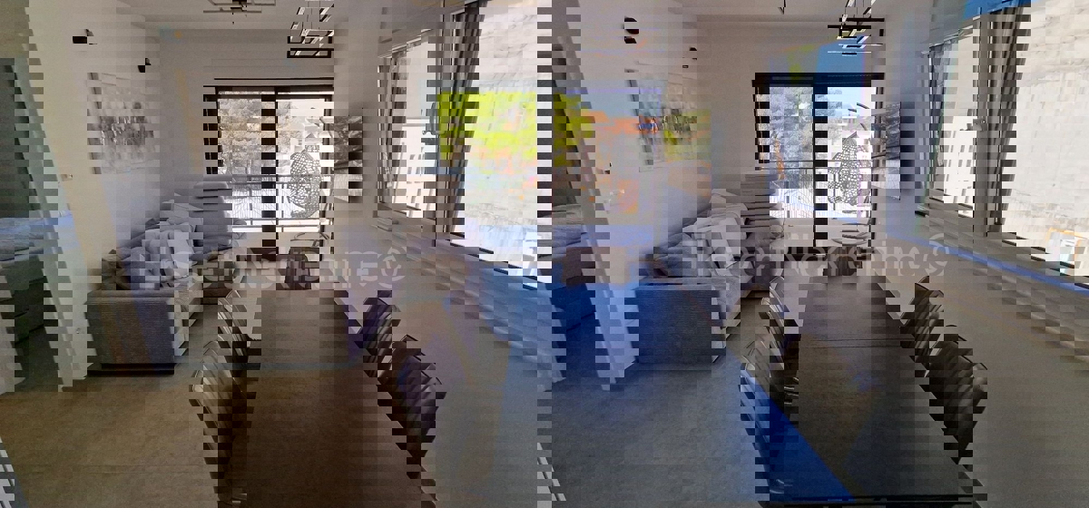 Čiovo, Okrug G, 2-bedroom apartment 75 m2, newly built, large terrace, 250 m from the sea