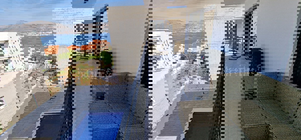 Čiovo, Okrug G, 2-bedroom apartment 75 m2, newly built, large terrace, 250 m from the sea