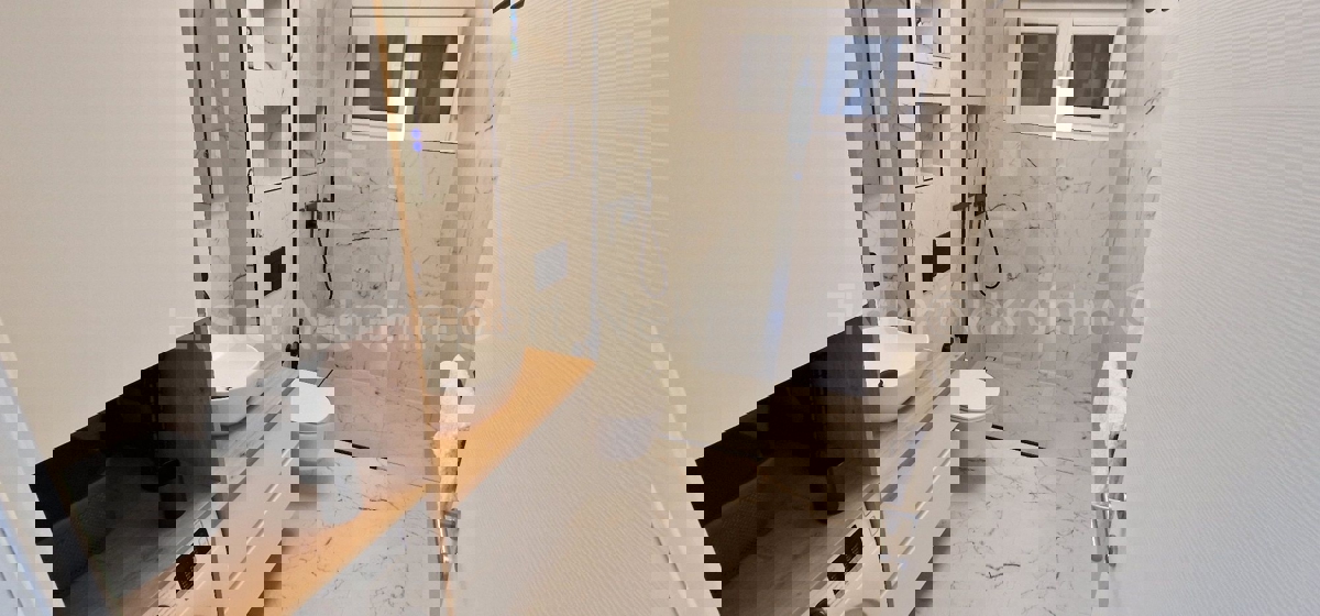 Čiovo, Okrug G, 2-bedroom apartment 75 m2, newly built, large terrace, 250 m from the sea