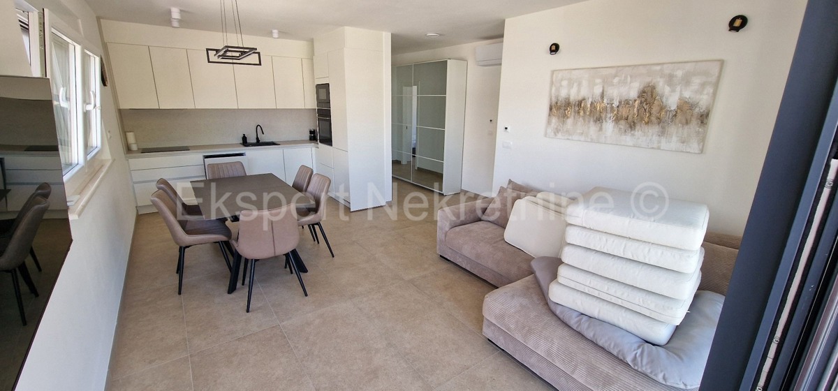 Čiovo, Okrug G, 2-bedroom apartment 75 m2, newly built, large terrace, 250 m from the sea