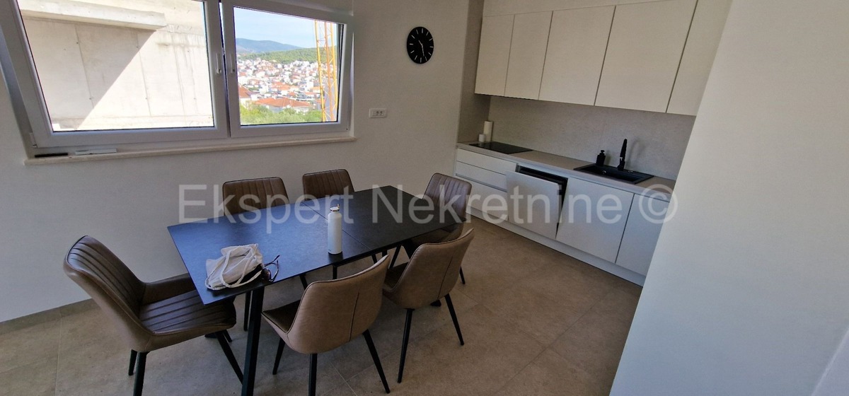 Čiovo, Okrug G, 2-bedroom apartment 75 m2, newly built, large terrace, 250 m from the sea
