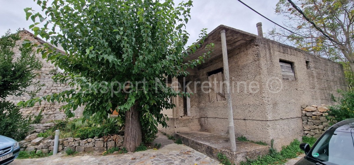Marina, Center, old stone house 70 m2 + 80m2 unfinished, needs renovation