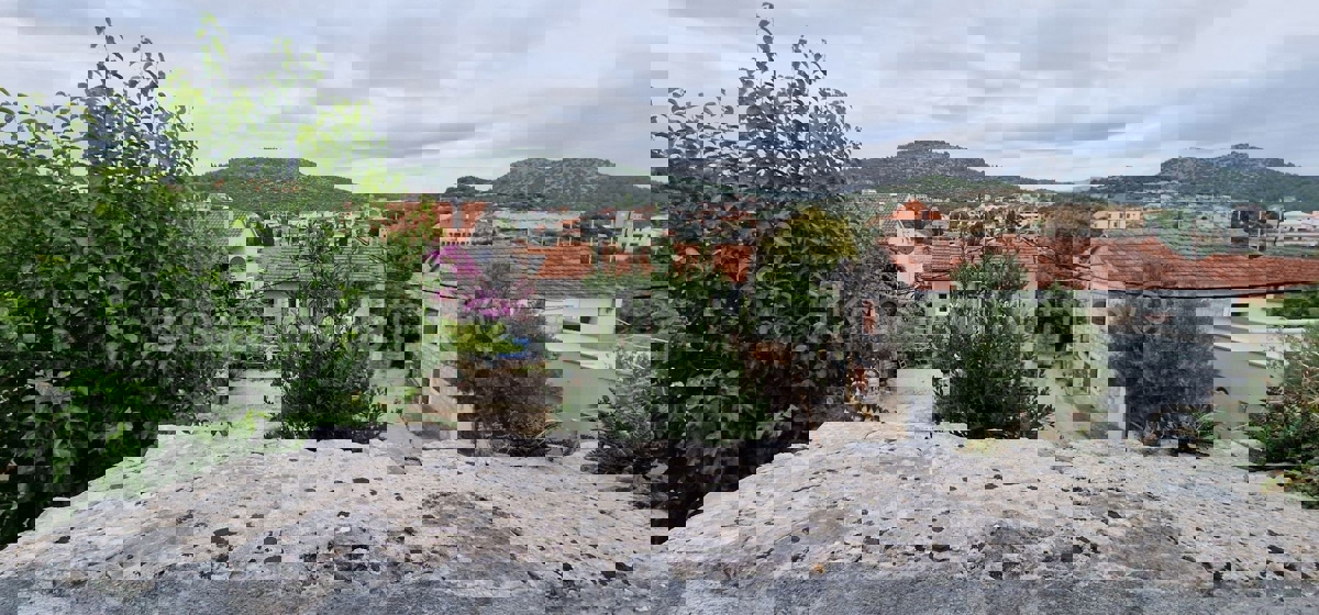 Marina, Center, old stone house 70 m2 + 80m2 unfinished, needs renovation