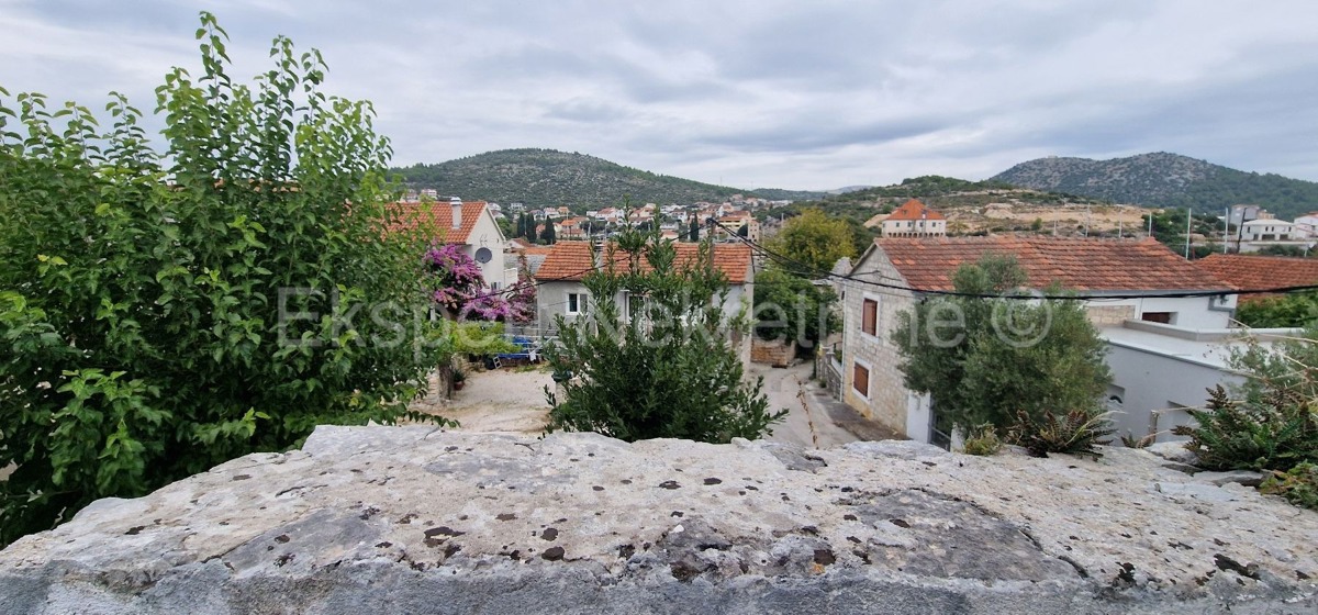 Marina, Center, old stone house 70 m2 + 80m2 unfinished, needs renovation