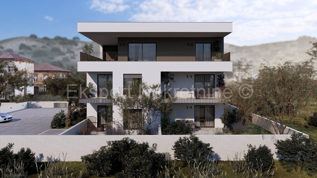 Trogir, 2-bedroom apartment 73 m2 + garden 105 m2, new building, 2 parking spaces