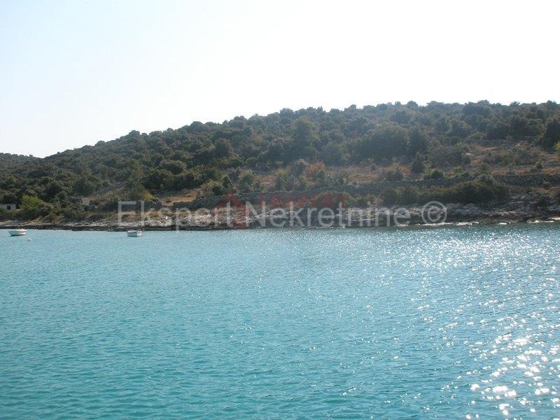 Vinišće, vecchia baia di Trogir, prima fila al mare, 2285 m2, terreno agricolo