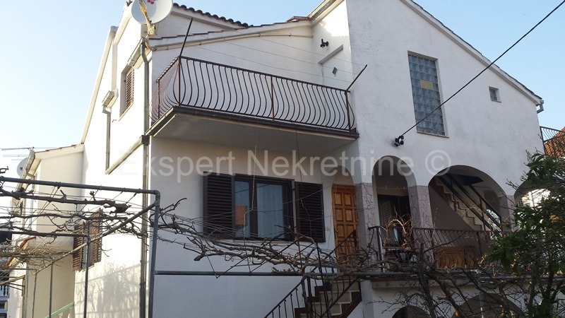 Čiovo, Okrug G., casa bifamiliare su 3 piani, a 120 m dal mare