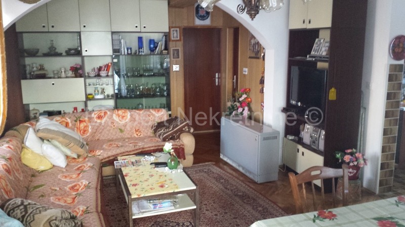 Čiovo, Okrug G., casa bifamiliare su 3 piani, a 120 m dal mare