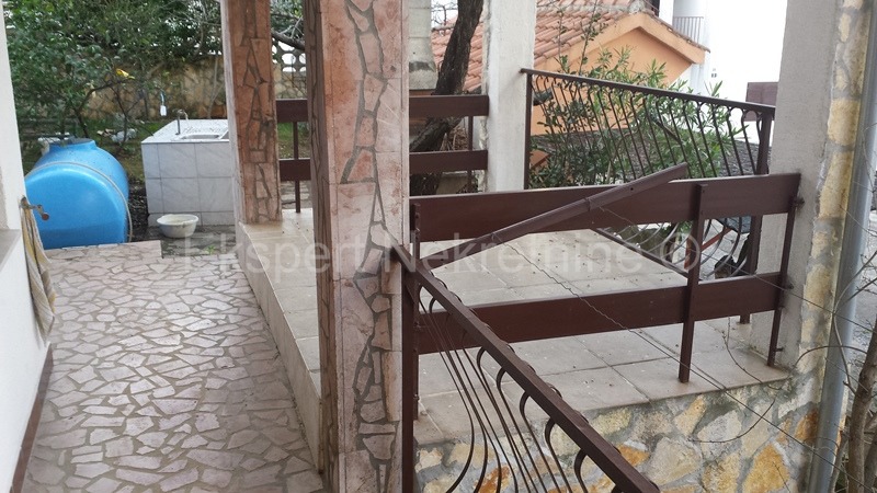 Čiovo, Okrug G., casa bifamiliare su 3 piani, a 120 m dal mare