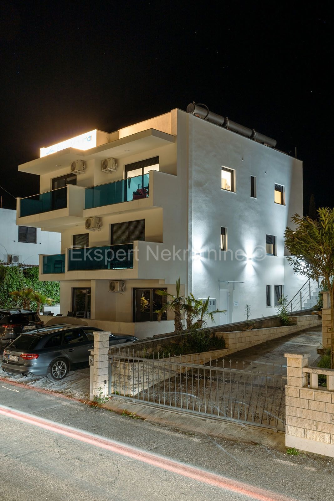 Marina, centro, casa indipendente di 381 mq in nuova costruzione, con 6 appartamenti