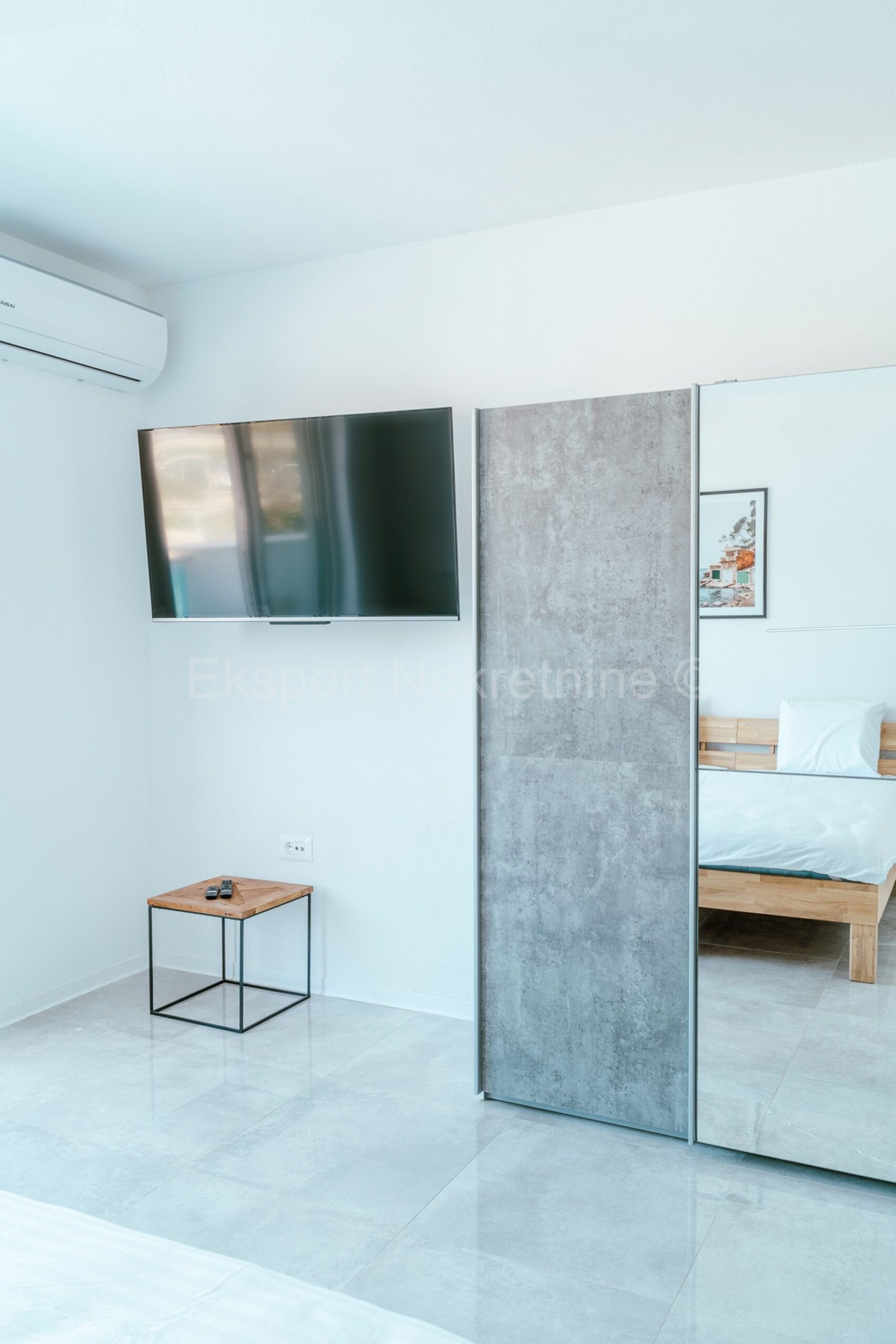 Marina, centro, casa indipendente di 381 mq in nuova costruzione, con 6 appartamenti