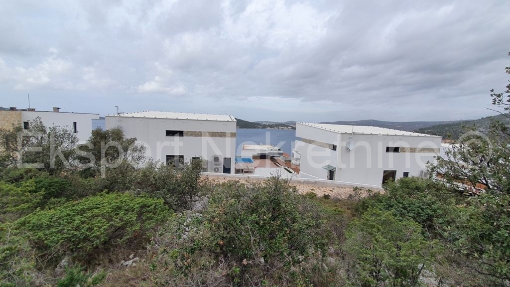 Rogoznica, Ljoljinica, terreno edificabile 848 m2, 200 m dal mare