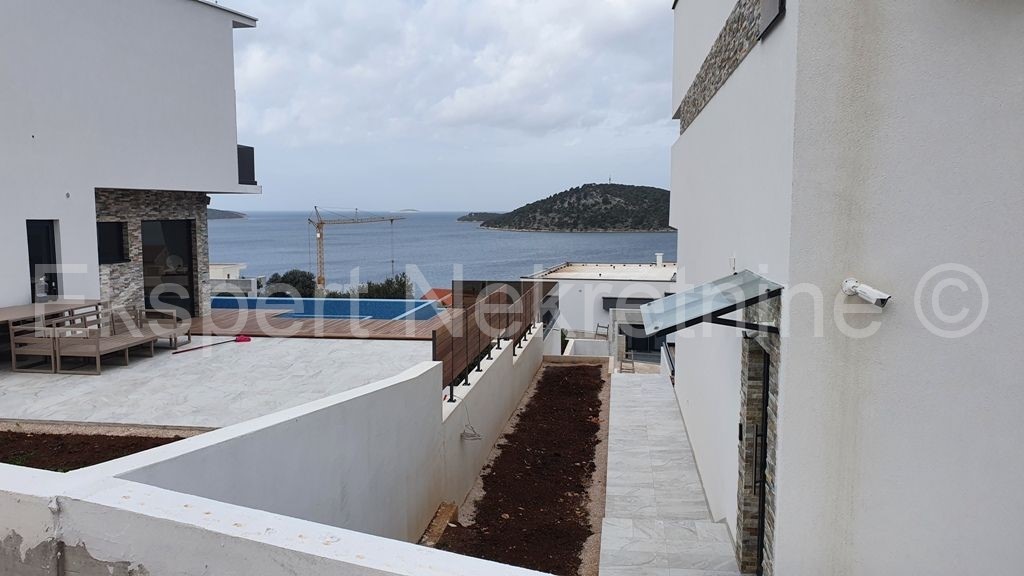Rogoznica, Ljoljinica, terreno edificabile 848 m2, 200 m dal mare