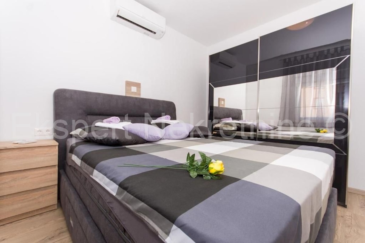 Traù, Lux. villa di 340 mq, con piscina e ampio giardino paesaggistico