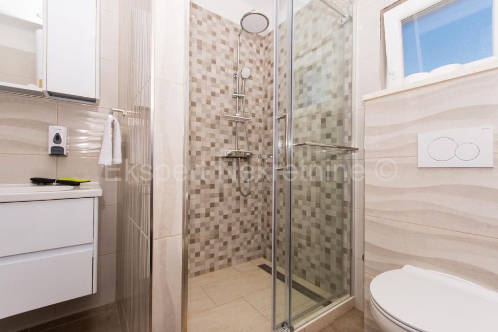 Traù, Lux. villa di 340 mq, con piscina e ampio giardino paesaggistico