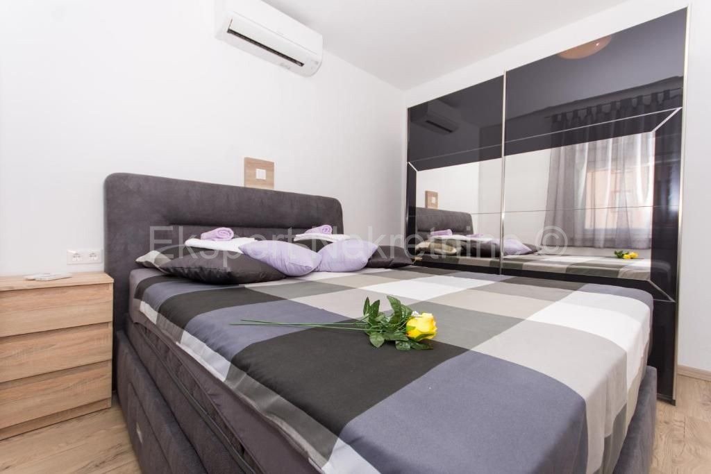 Traù, Lux. villa di 340 mq, con piscina e ampio giardino paesaggistico