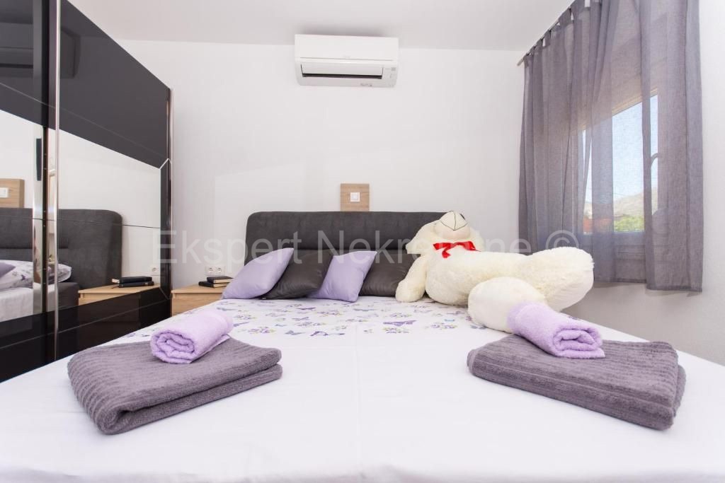 Traù, Lux. villa di 340 mq, con piscina e ampio giardino paesaggistico