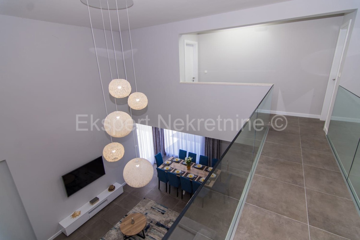 Kaštel Kambelovac, complesso di due ville ciascuna di 250 m2 con piscine