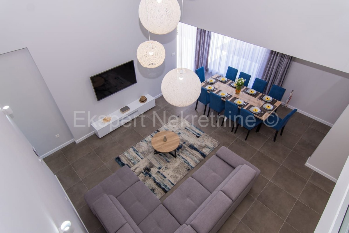 Kaštel Kambelovac, complesso di due ville ciascuna di 250 m2 con piscine