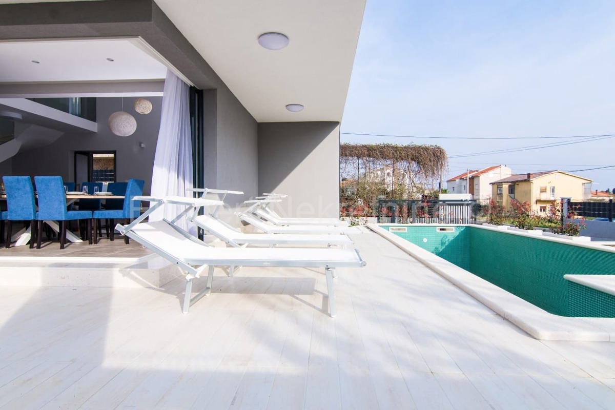 Kaštel Kambelovac, complesso di due ville ciascuna di 250 m2 con piscine