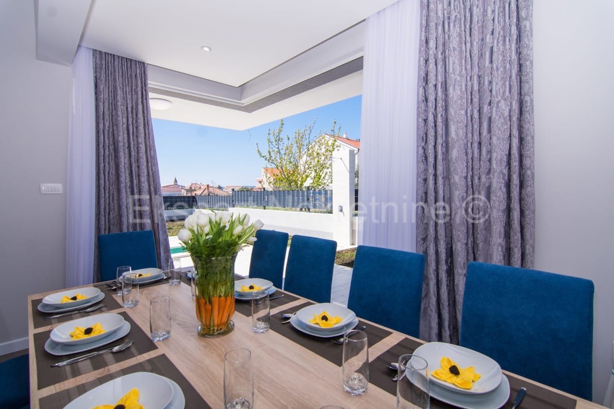 Kaštel Kambelovac, complesso di due ville ciascuna di 250 m2 con piscine