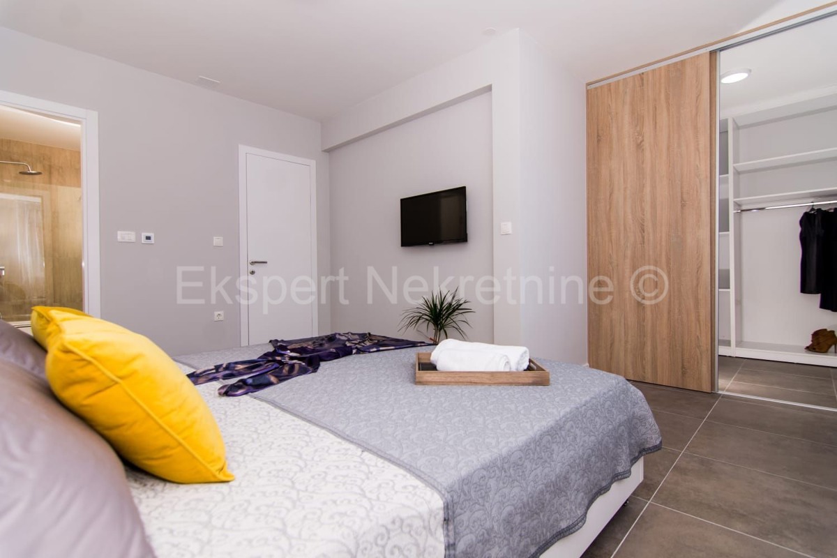 Kaštel Kambelovac, complesso di due ville ciascuna di 250 m2 con piscine