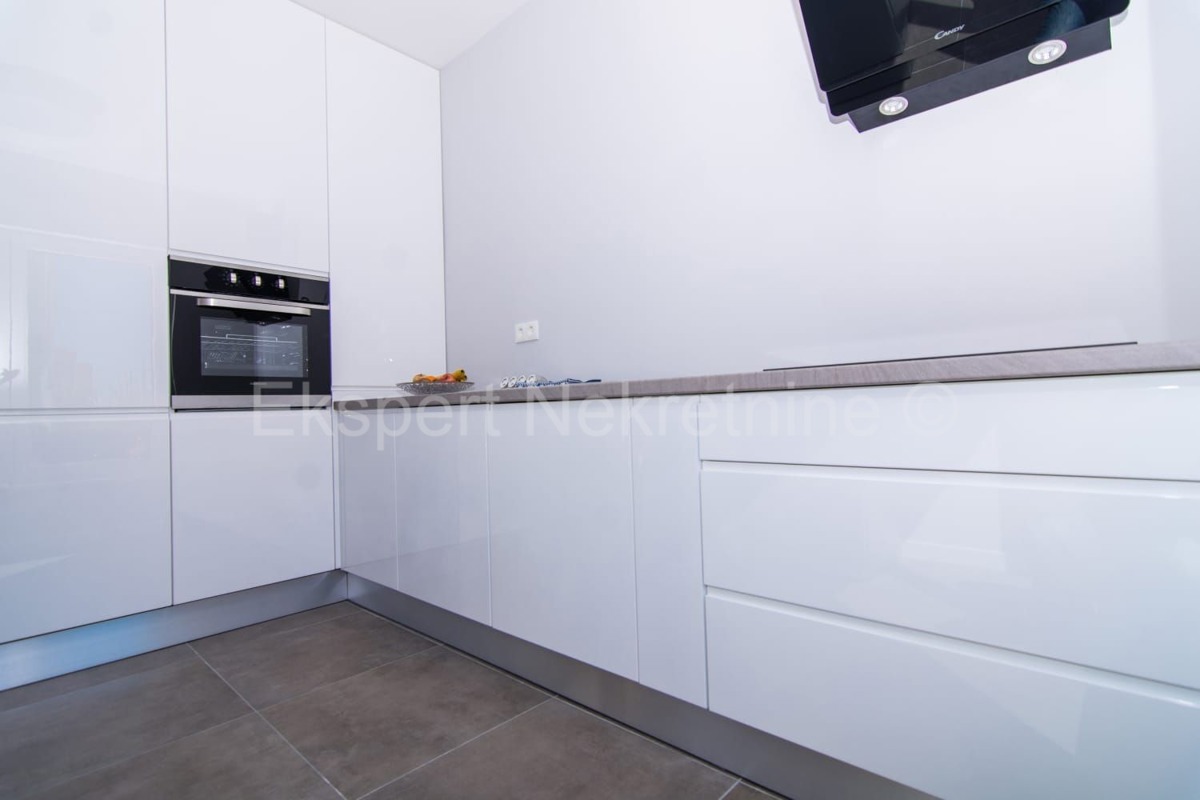 Kaštel Kambelovac, complesso di due ville ciascuna di 250 m2 con piscine