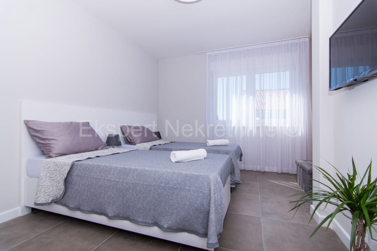 Kaštel Kambelovac, complesso di due ville ciascuna di 250 m2 con piscine