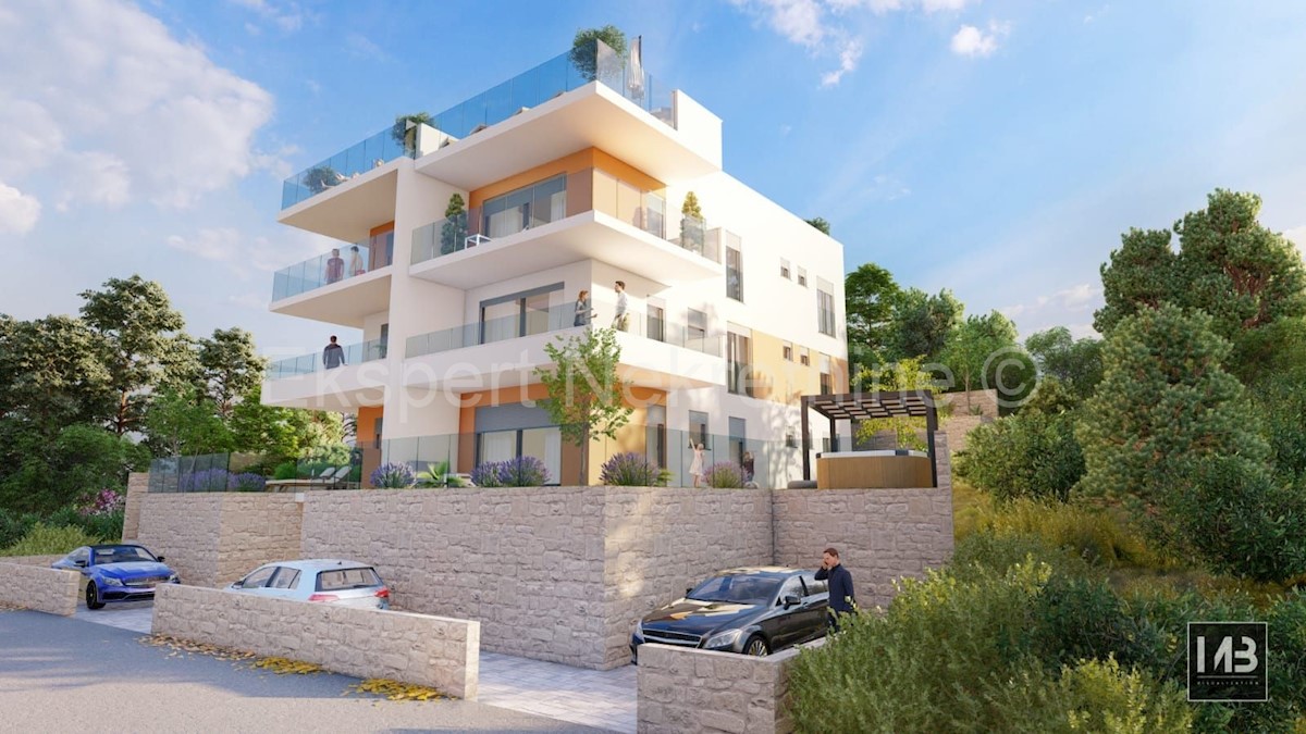 Trogir, Čiovo, appartamento con 2 camere da letto 85 m2 + giardino 63,4 m2, 150 m dal mare, nuova costruzione