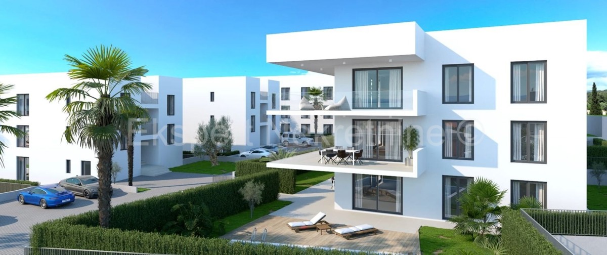 Čiovo, Okrug.G., appartamento trilocale 133,89m2 con due posti auto, vista