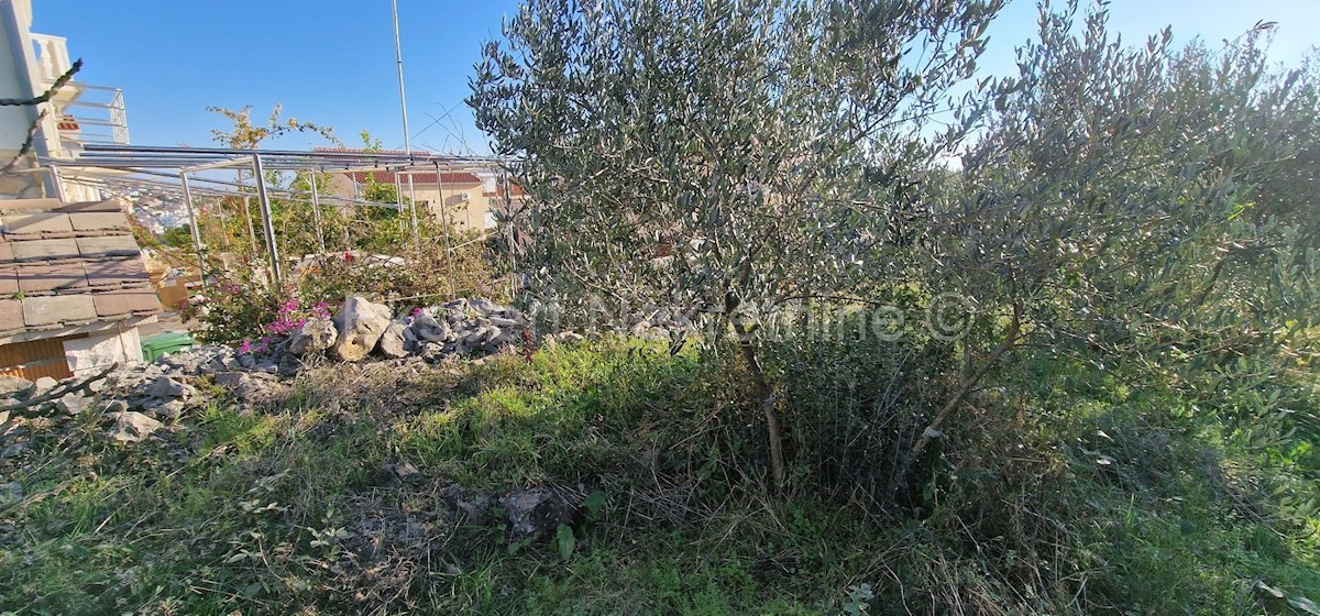 Čiovo, distretto di Gornji, terreno edificabile di 600 m2
