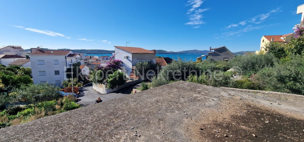 Čiovo, Trogir, terreno edificabile 572m, 180m dal mare