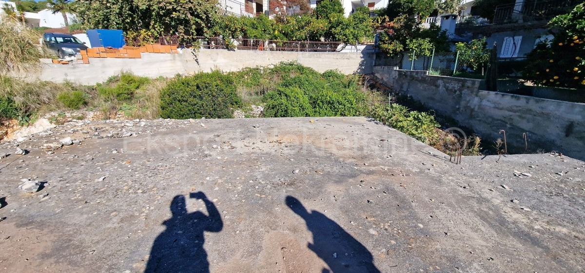 Čiovo, Trogir, terreno edificabile 572m, 180m dal mare