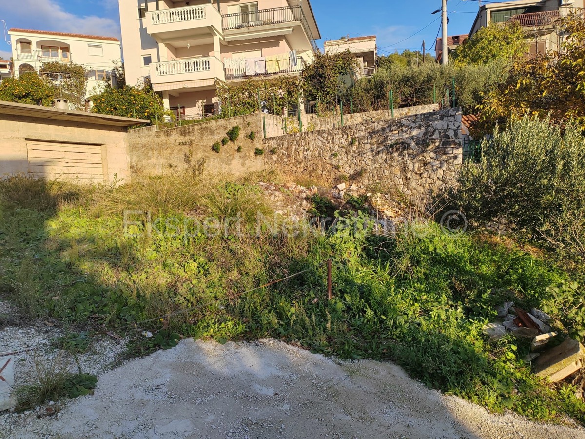 Čiovo, Trogir, terreno edificabile 572m, 180m dal mare