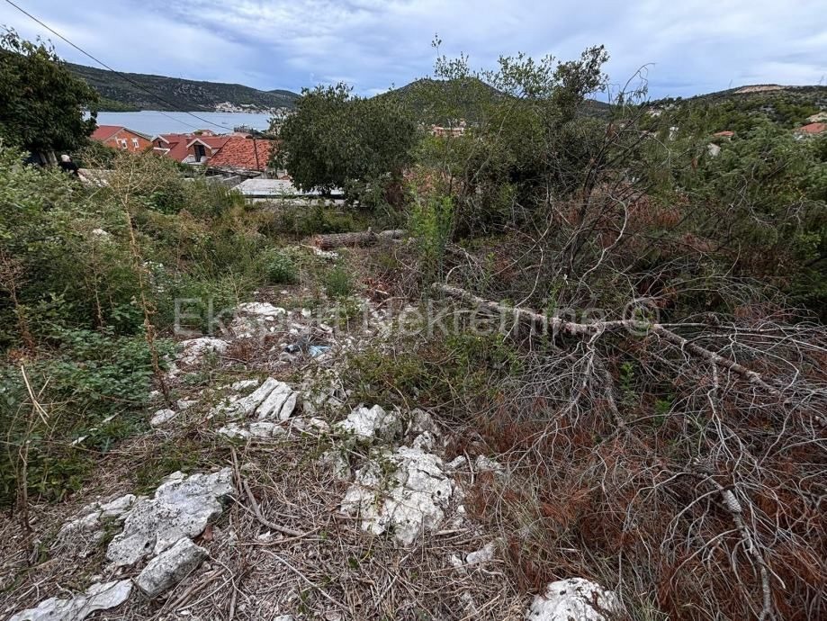 Marina, Poljica, terreno edificabile 1200 m2, 300 m dal mare