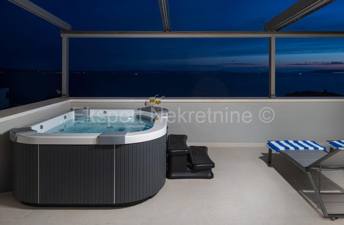 Podstrana, Mutogras, villa di lusso 340 m2 con giardino 392 m2 e piscina