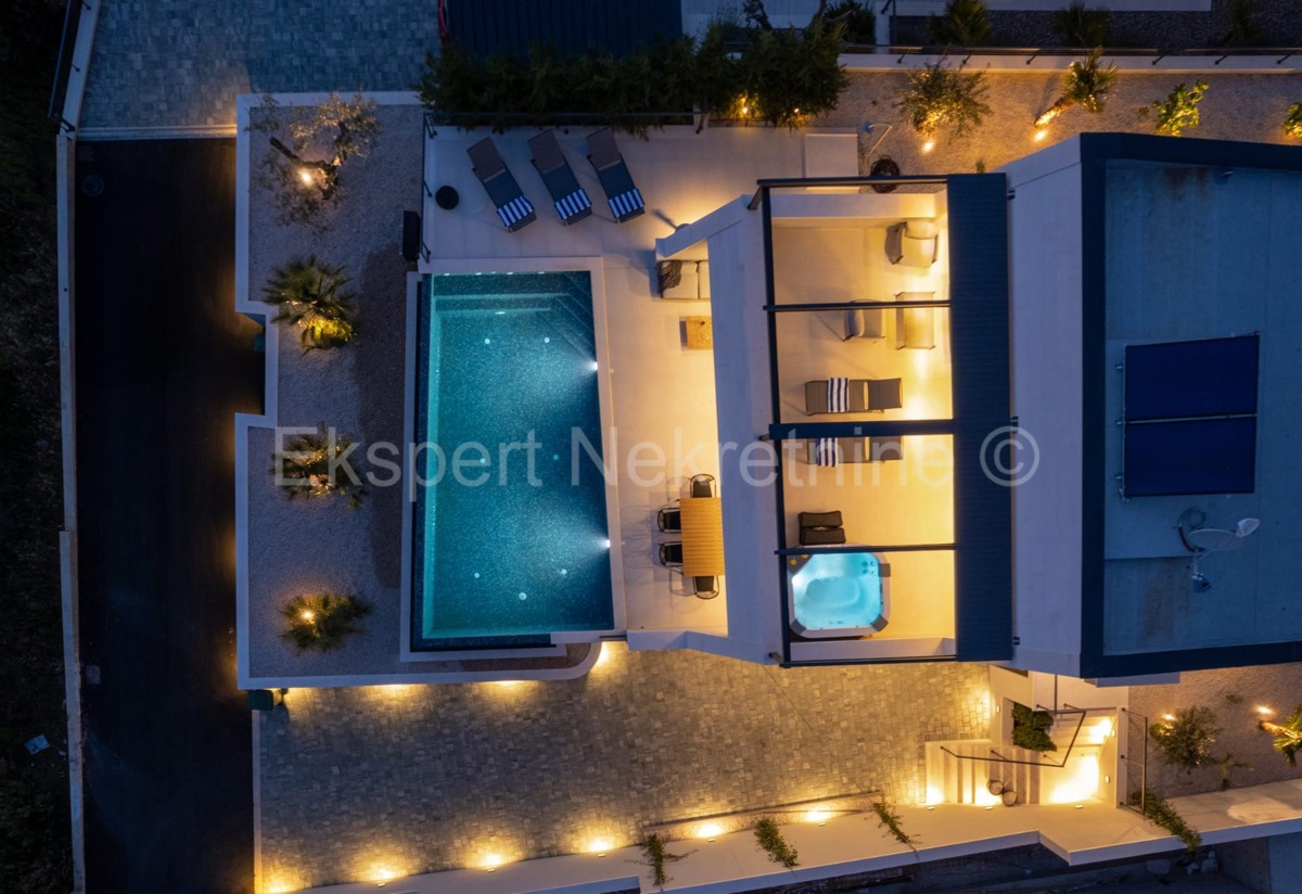 Podstrana, Mutogras, villa di lusso 340 m2 con giardino 392 m2 e piscina