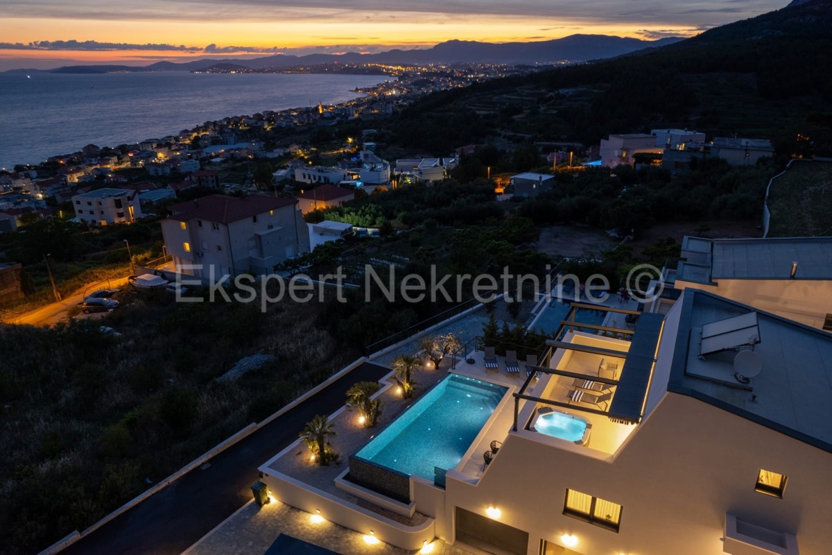 Podstrana, Mutogras, villa di lusso 340 m2 con giardino 392 m2 e piscina