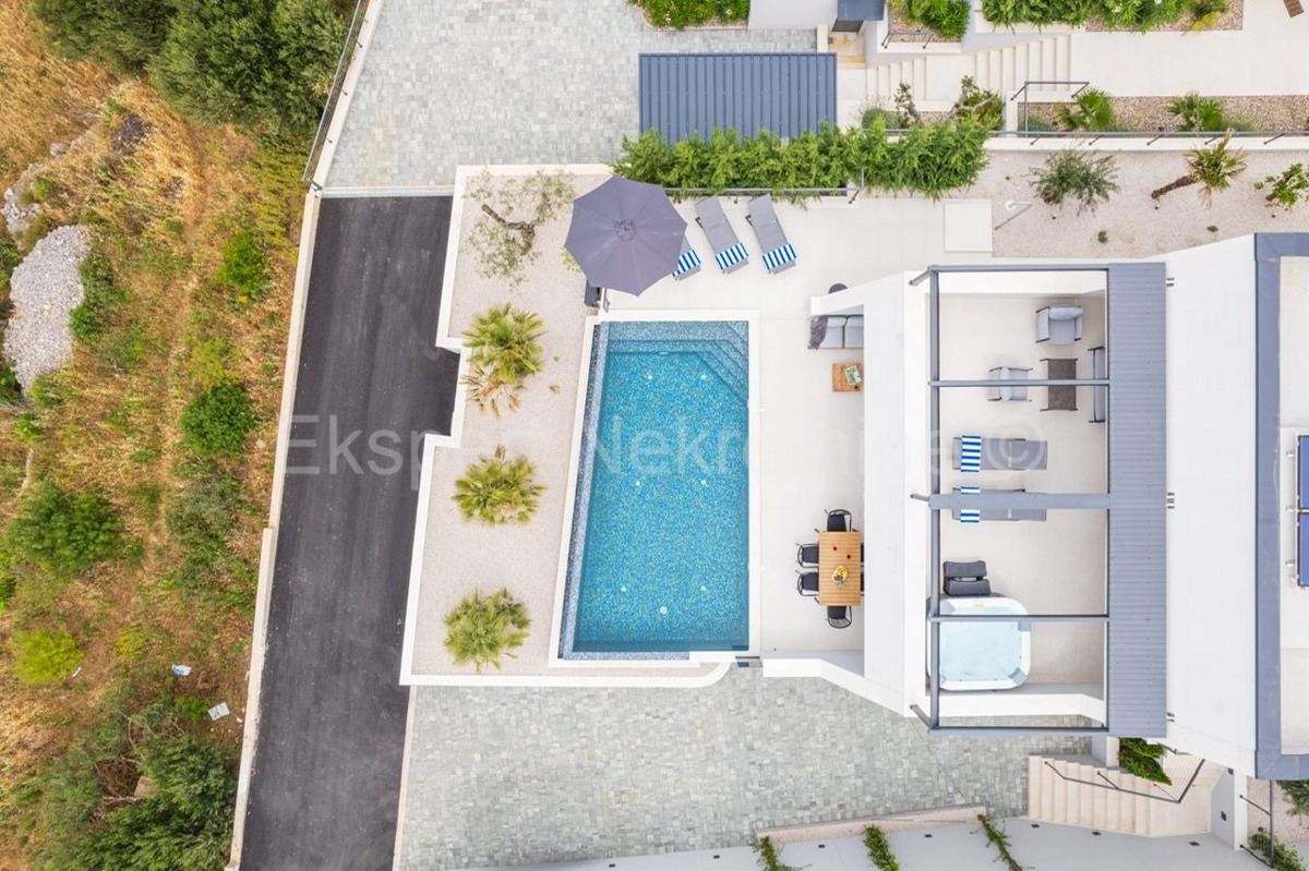 Podstrana, Mutogras, villa di lusso 340 m2 con giardino 392 m2 e piscina