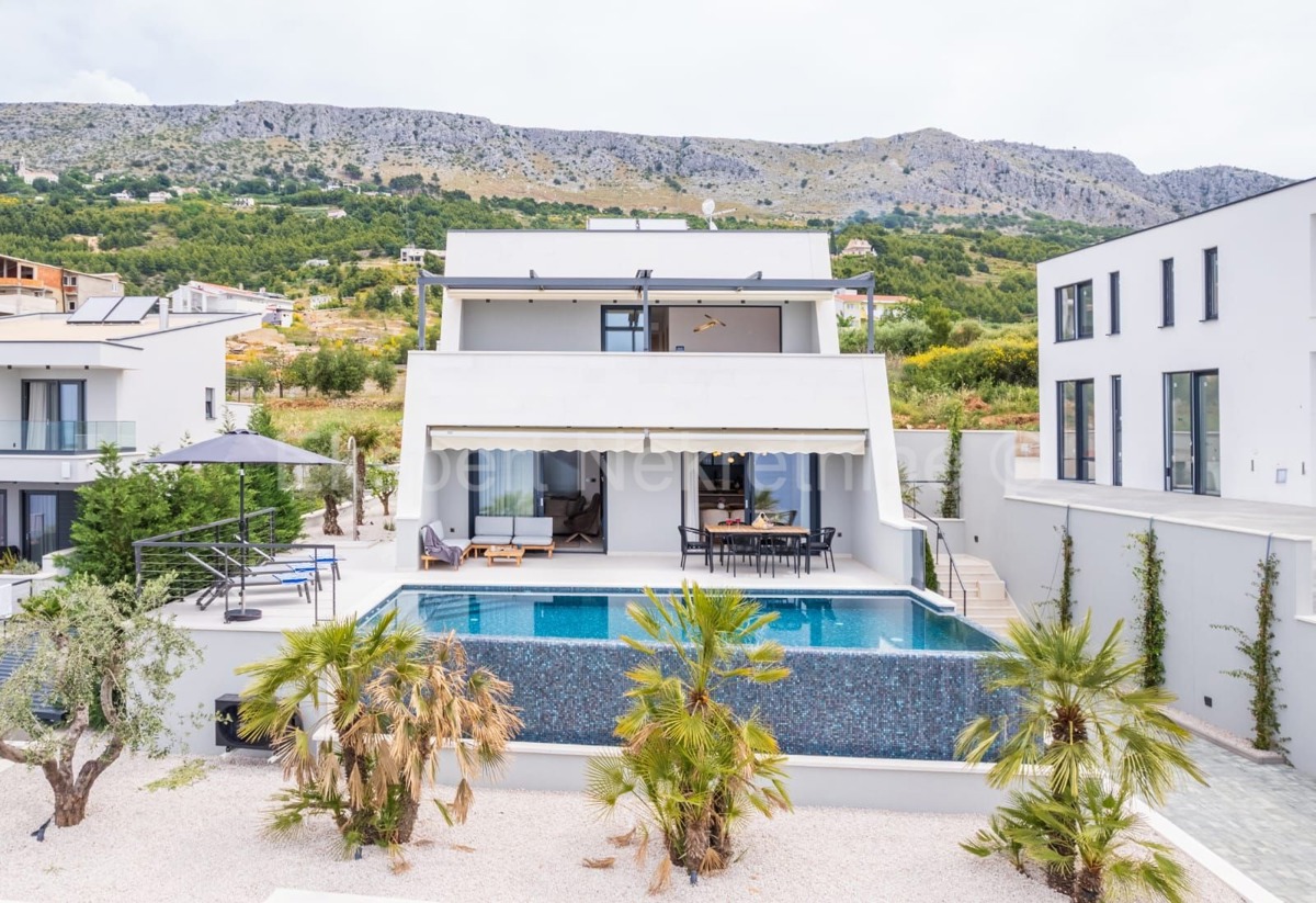 Podstrana, Mutogras, villa di lusso 340 m2 con giardino 392 m2 e piscina